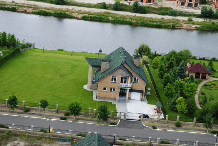Дом в коттеджном городоке «Вишневе мiстечко»