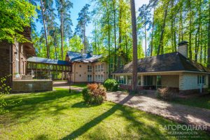 Элегантный загородный дом