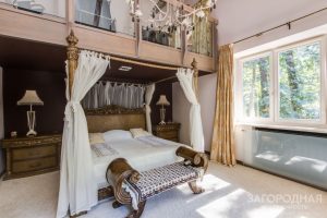 Элегантный загородный дом