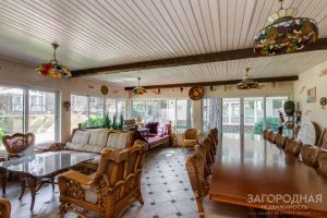 Элегантный загородный дом