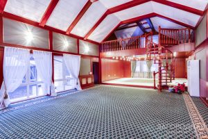 Элегантный загородный дом