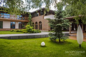 Дом у реки в Конча-Заспе