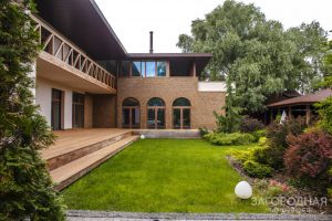 Дом у реки в Конча-Заспе