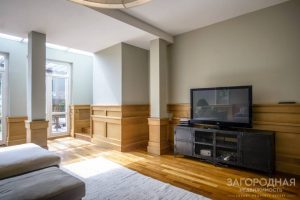 Дом на Большой дамбе в Козине