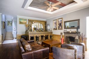 Дом на Большой дамбе в Козине