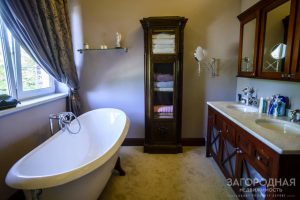 Дом на Большой дамбе в Козине