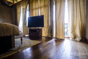 Дом на Большой дамбе в Козине