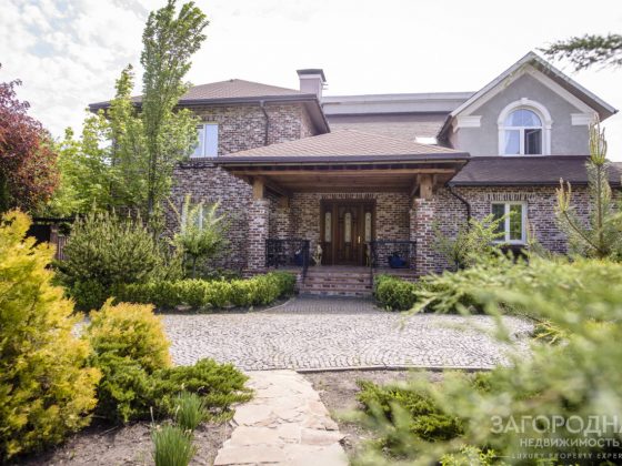 Дом на Большой дамбе в Козине