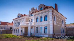 Домовладение на берегу моря