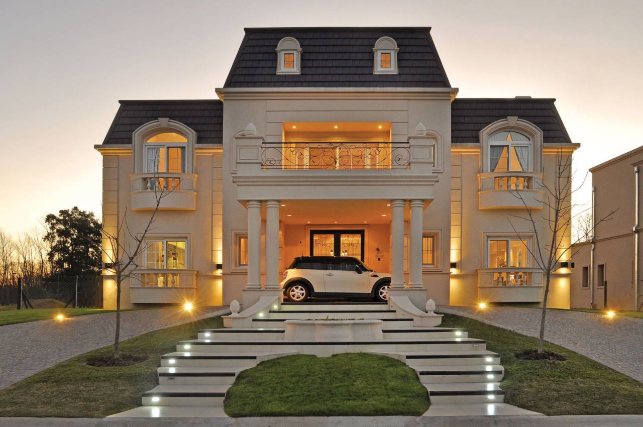 Кому нужны сегодня вчерашние дворцы