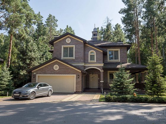 Дом в клубном поселке Riviera Villas