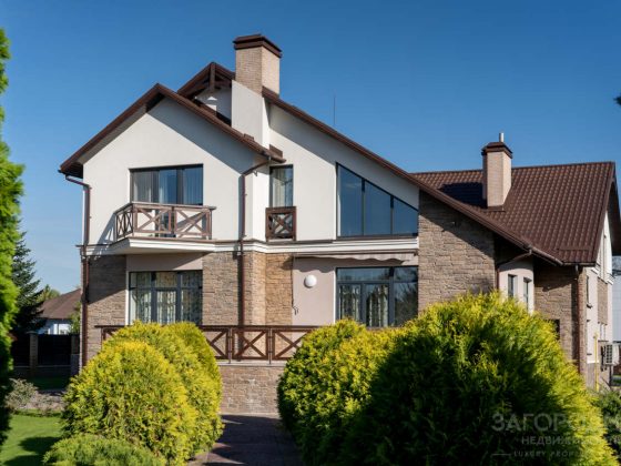 Стильный новый коттедж в Конча-Заспе